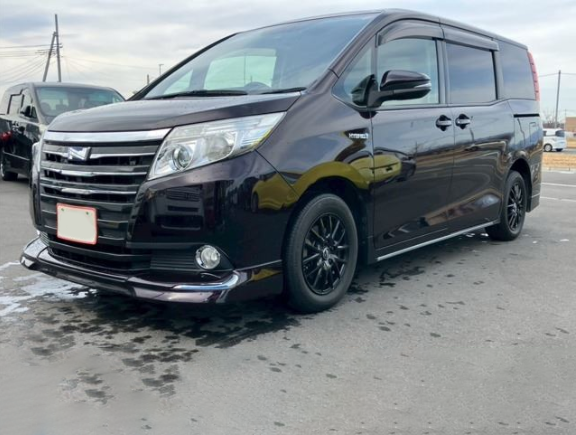 TOYOTA NOAH