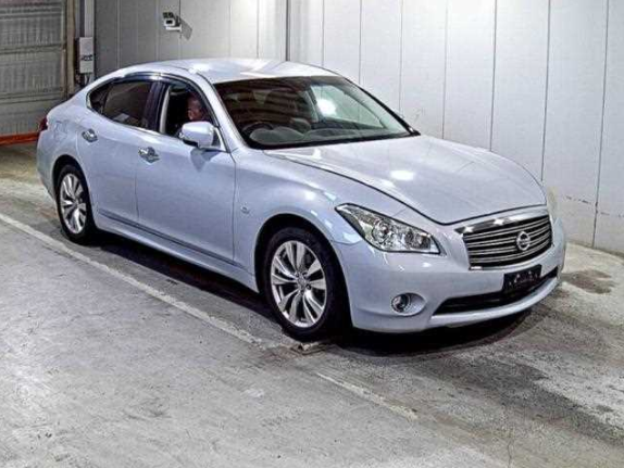 NISSAN Fuga