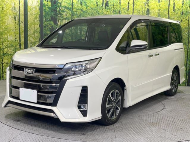 TOYOTA NOAH