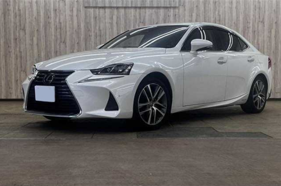 LEXUS IS
