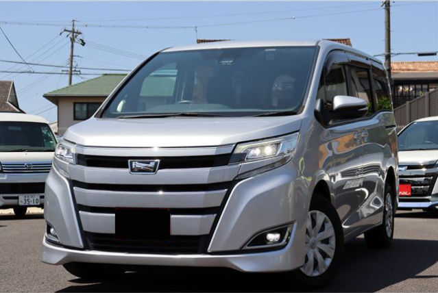 TOYOTA NOAH
