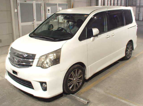 TOYOTA NOAH